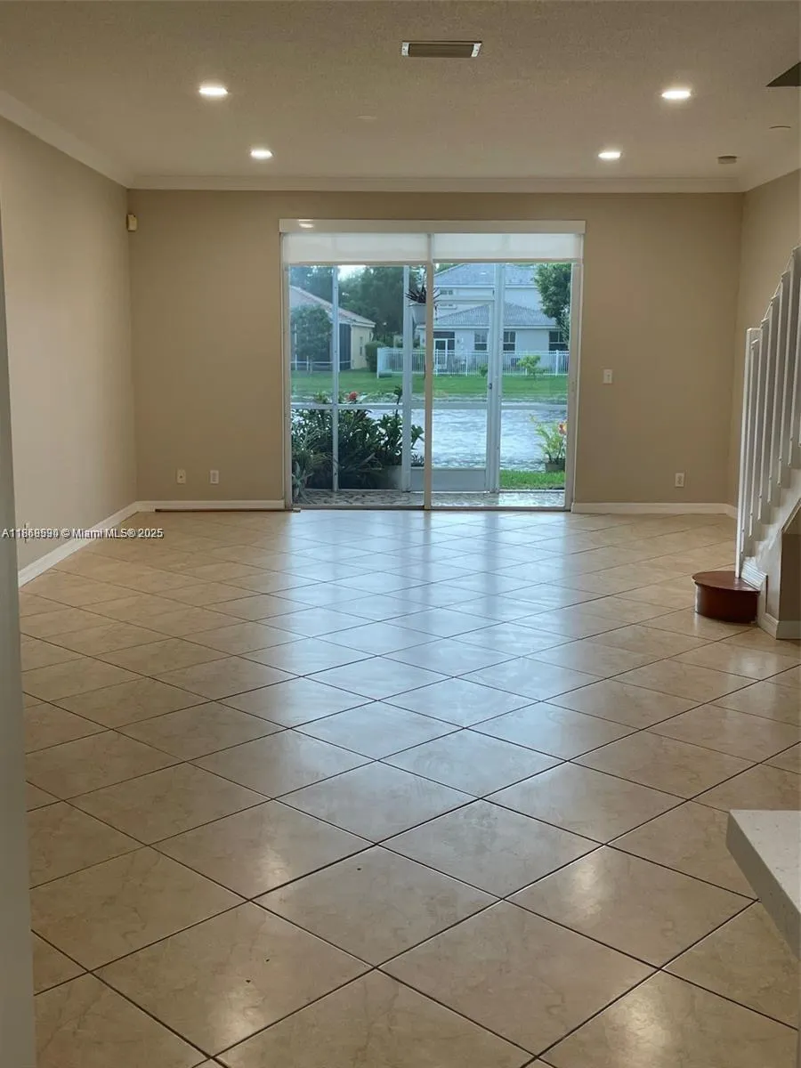 3810 San Simeon Cir
