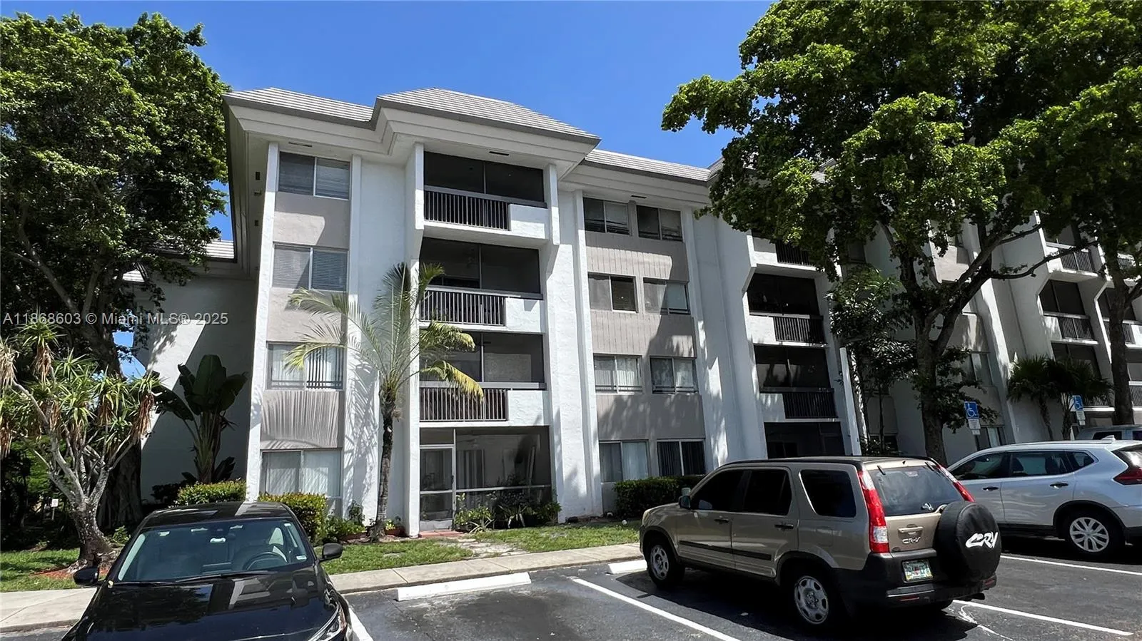 711 N Pine Island Rd, #211