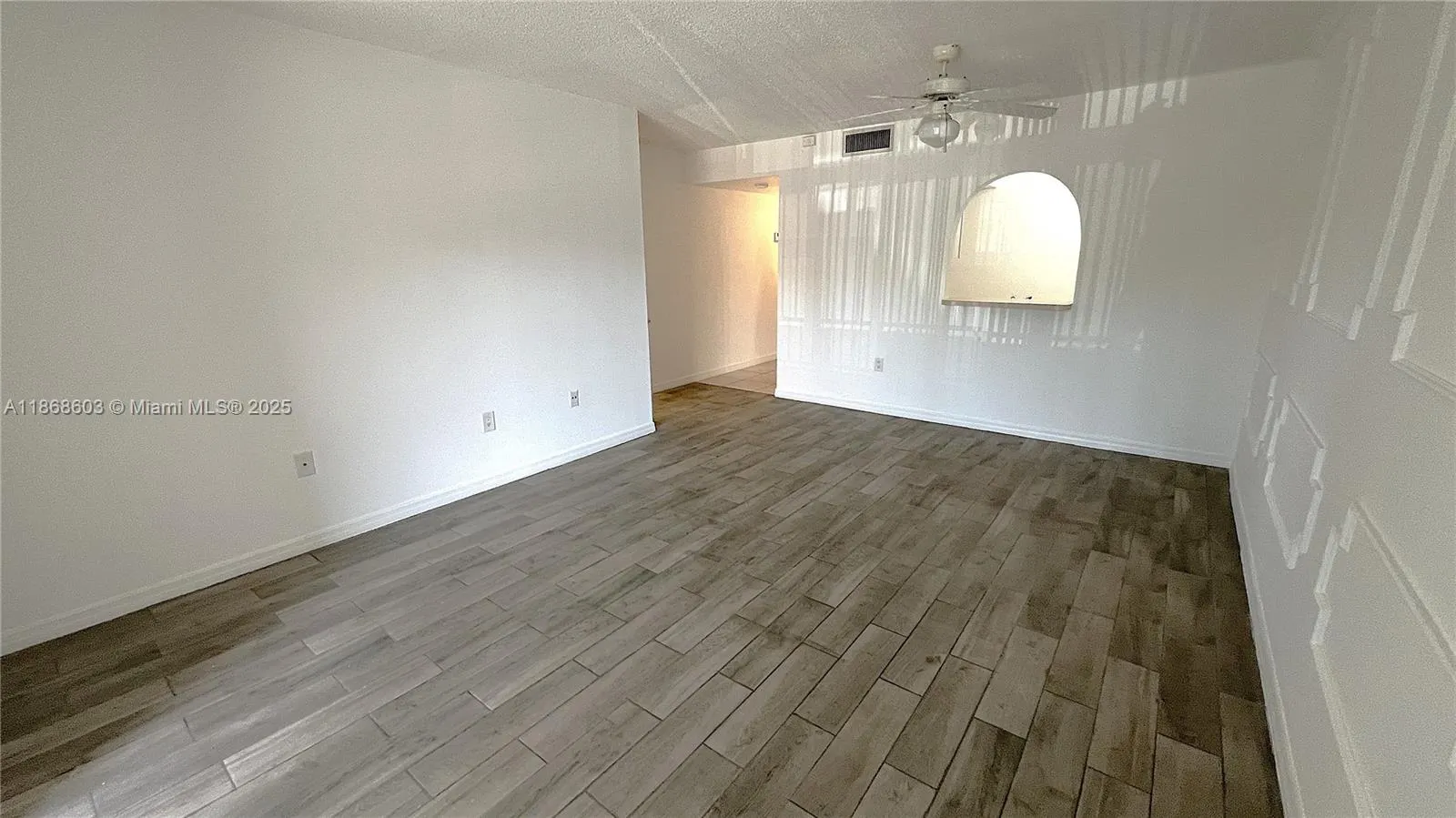 711 N Pine Island Rd, #211