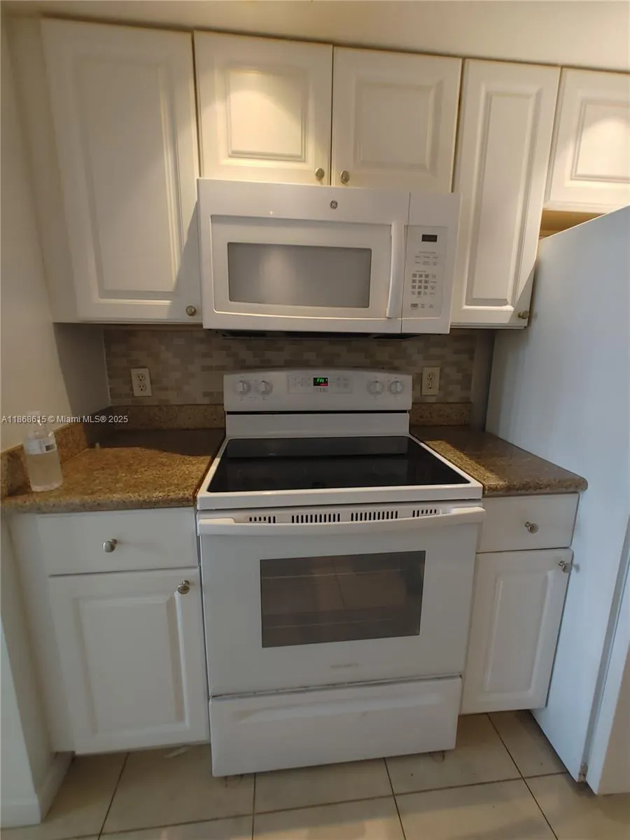 500 NE 2nd St, #110