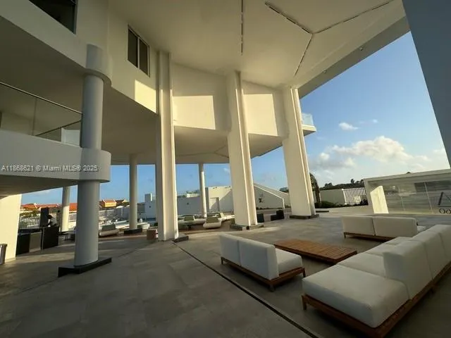 1 NW IRAUSQUIN BLV, #3A