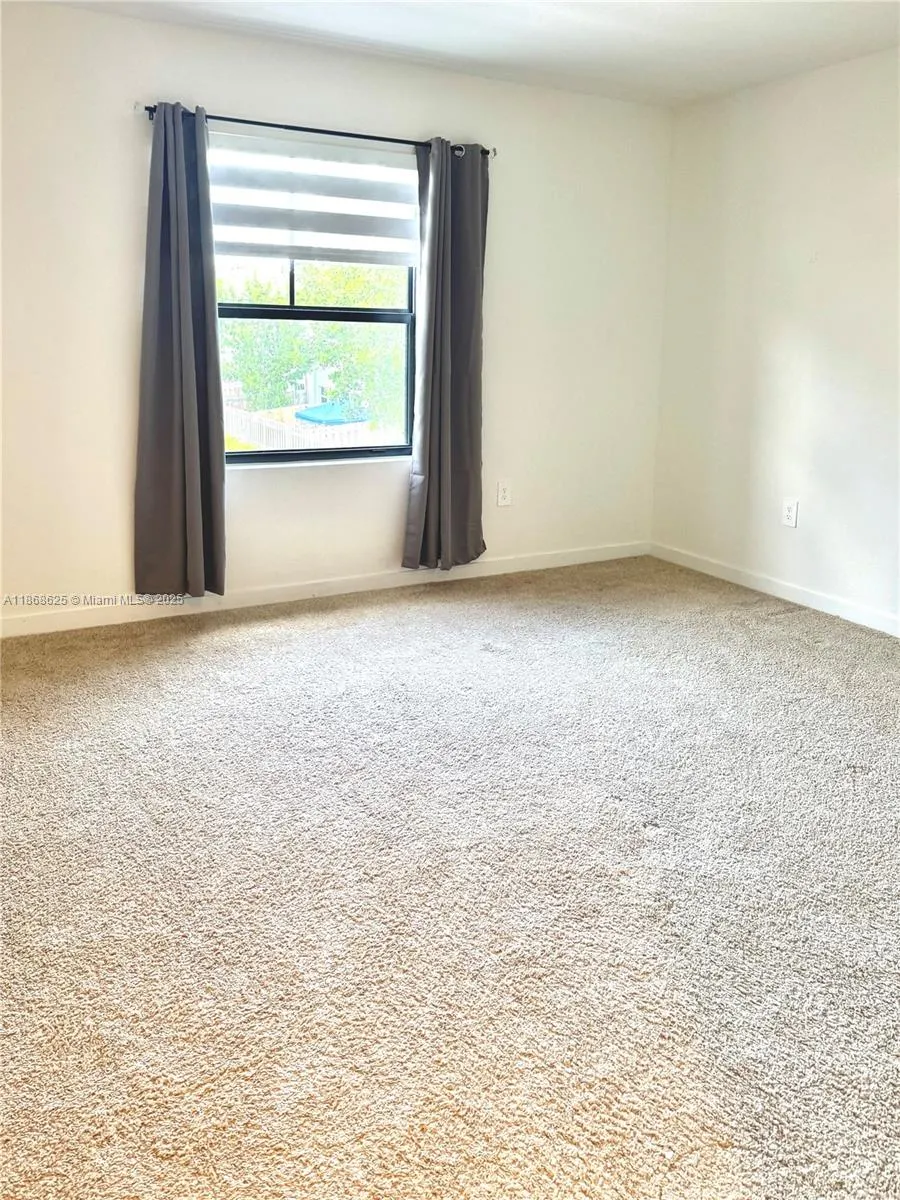 105 NE 3rd Ct, #105