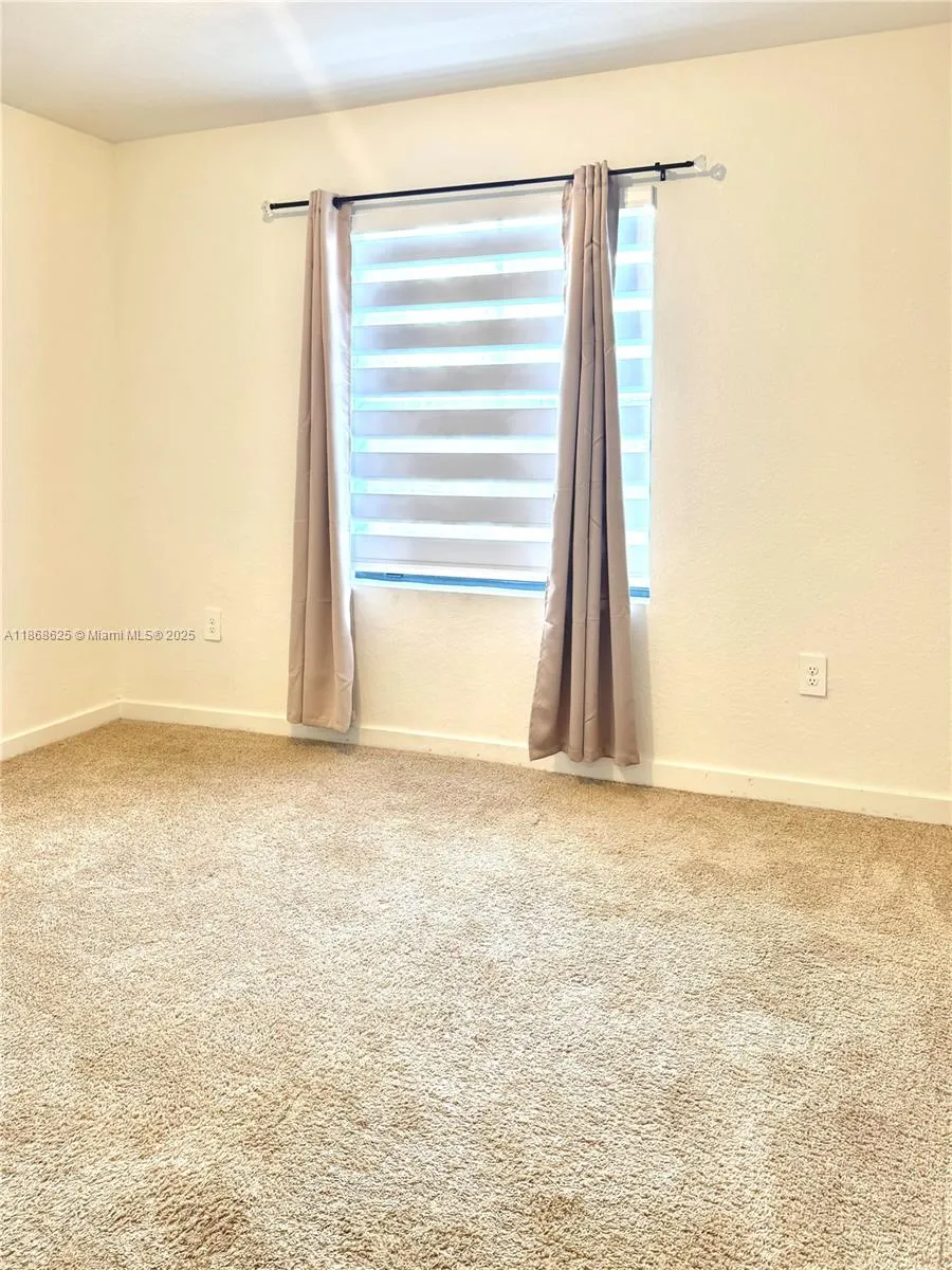 105 NE 3rd Ct, #105