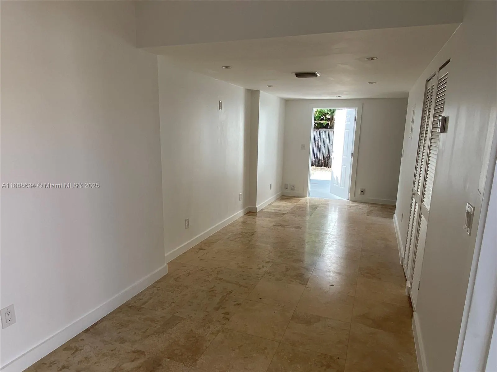 2625 NE 32nd St, #B
