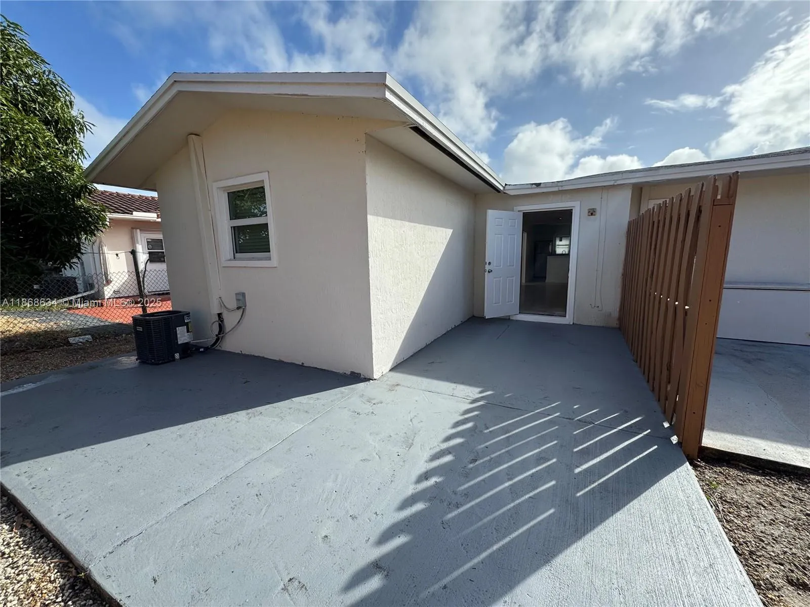 2625 NE 32nd St, #B