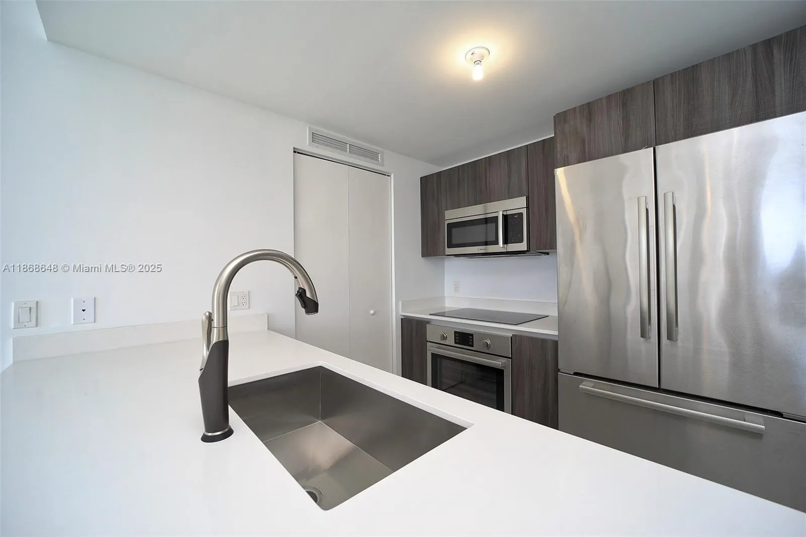 488 NE 18th St, #4608