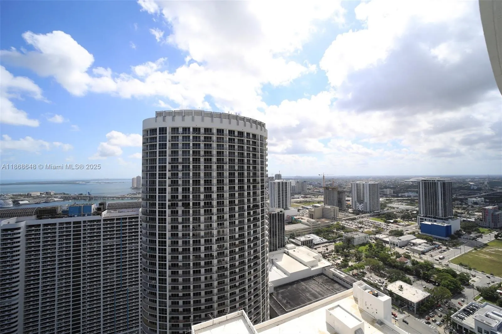 488 NE 18th St, #4608