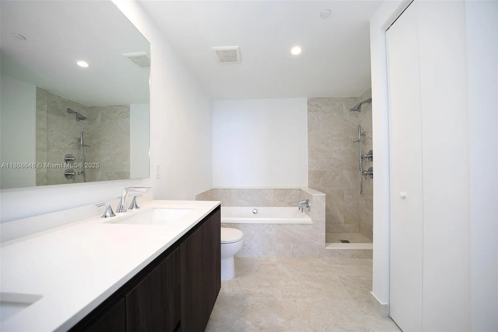 488 NE 18th St, #4608