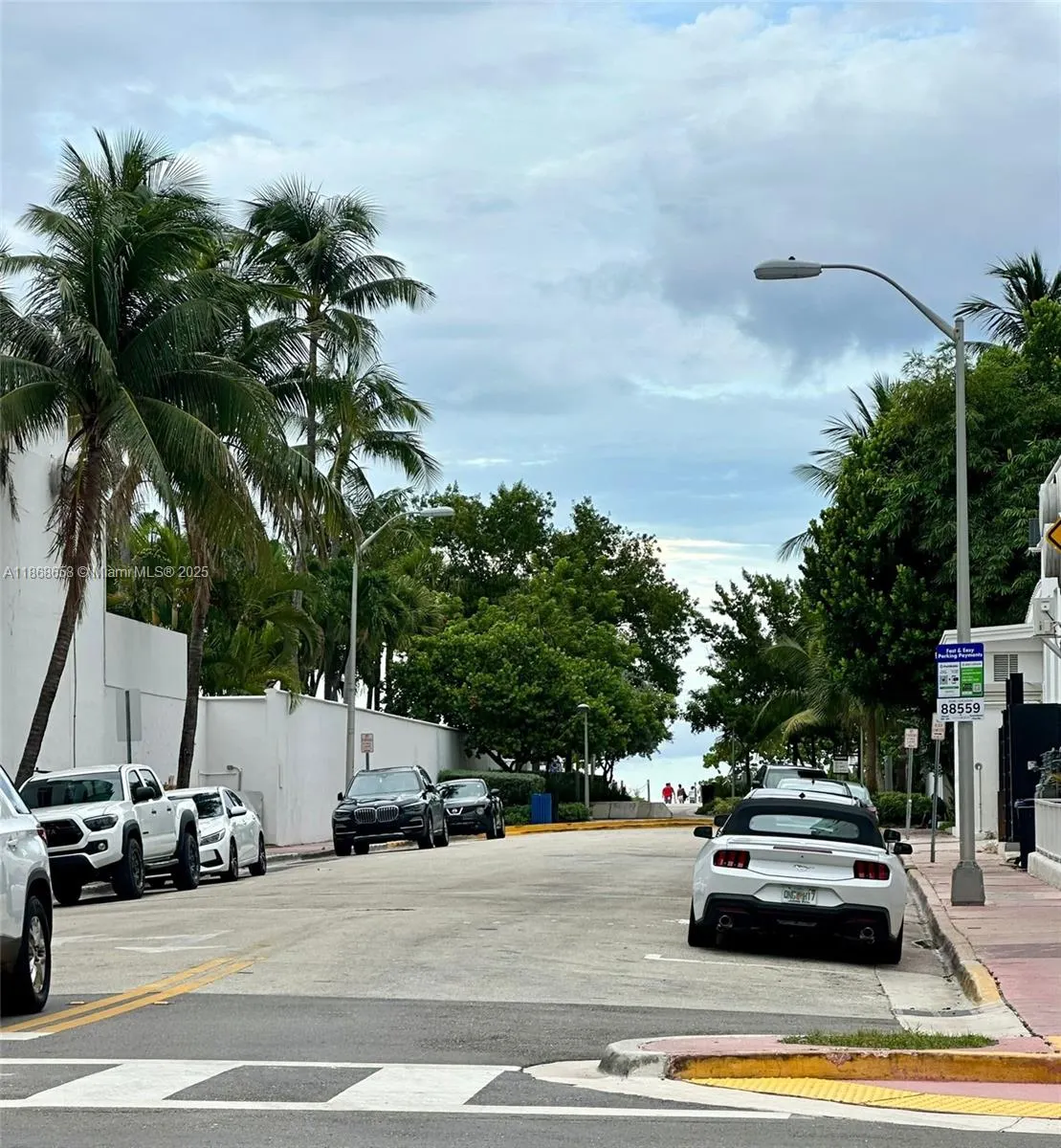 3030 Collins Ave, #4F