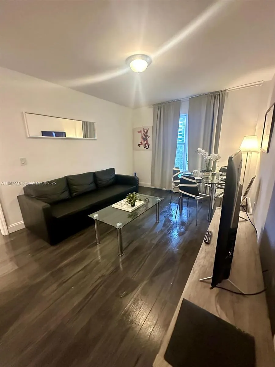 3030 Collins Ave, #4F