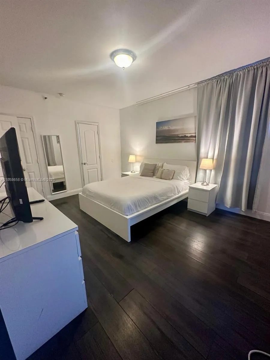 3030 Collins Ave, #4F