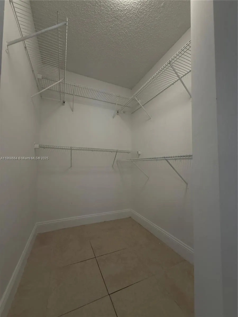 2550 SW 18th Ter, #2303