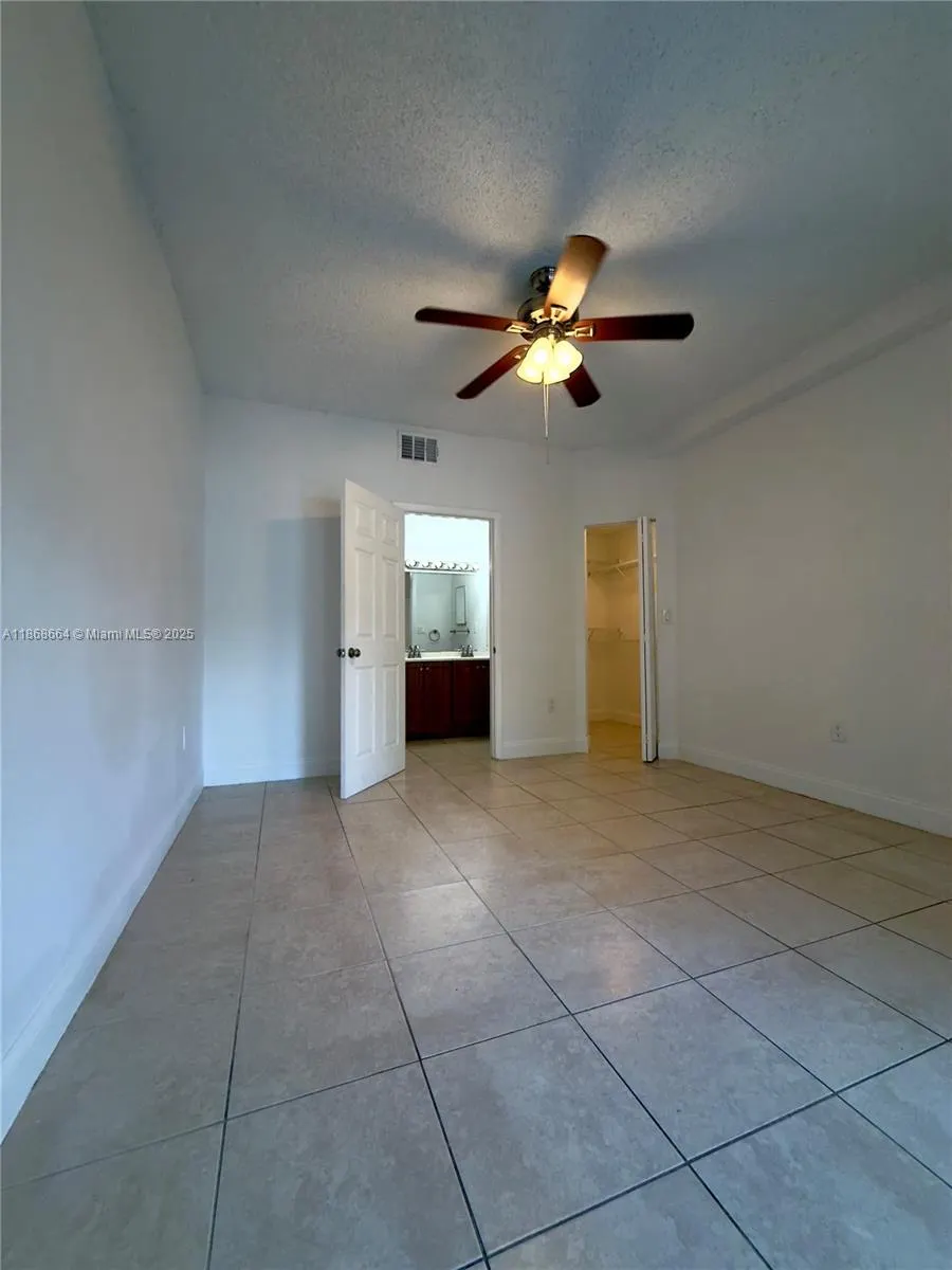 2550 SW 18th Ter, #2303