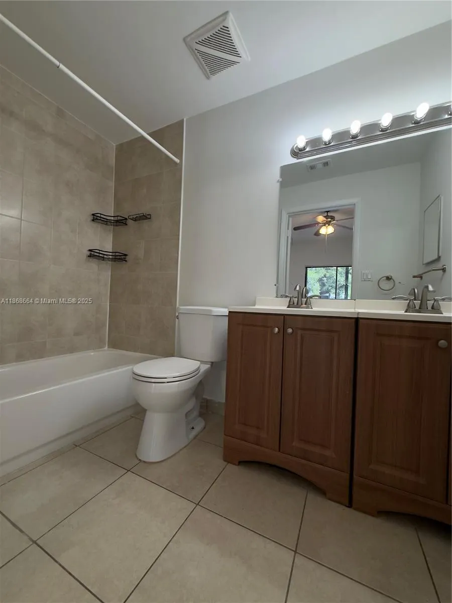 2550 SW 18th Ter, #2303