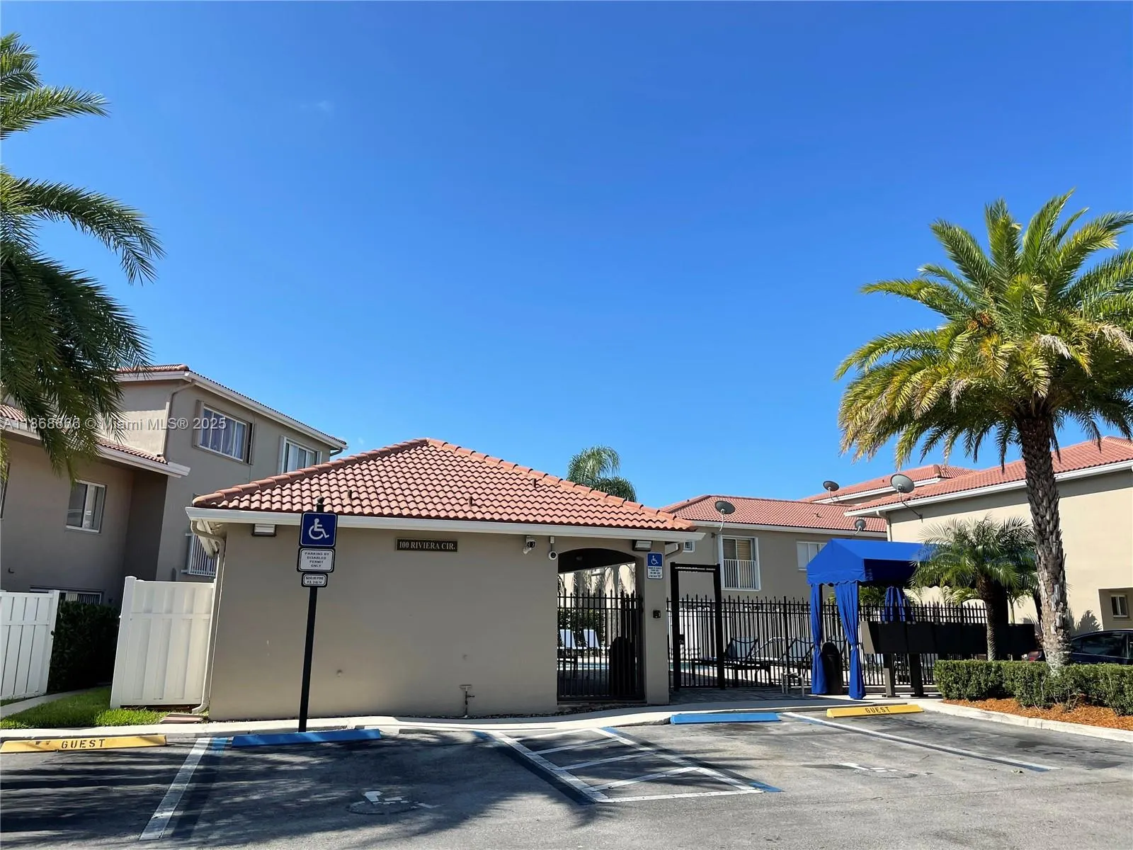 154 Riviera Cir, #154