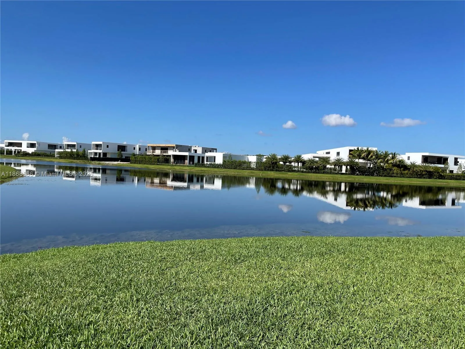 154 Riviera Cir, #154