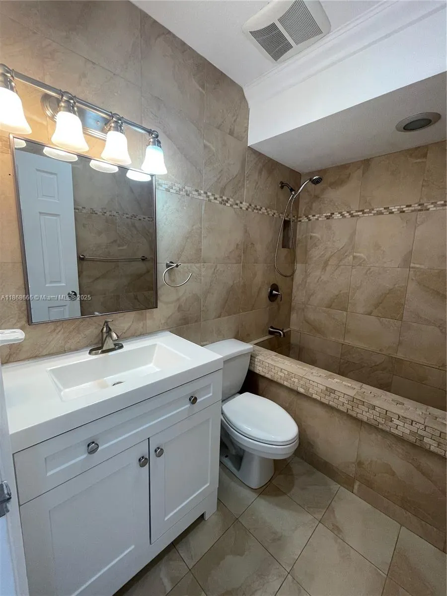 154 Riviera Cir, #154