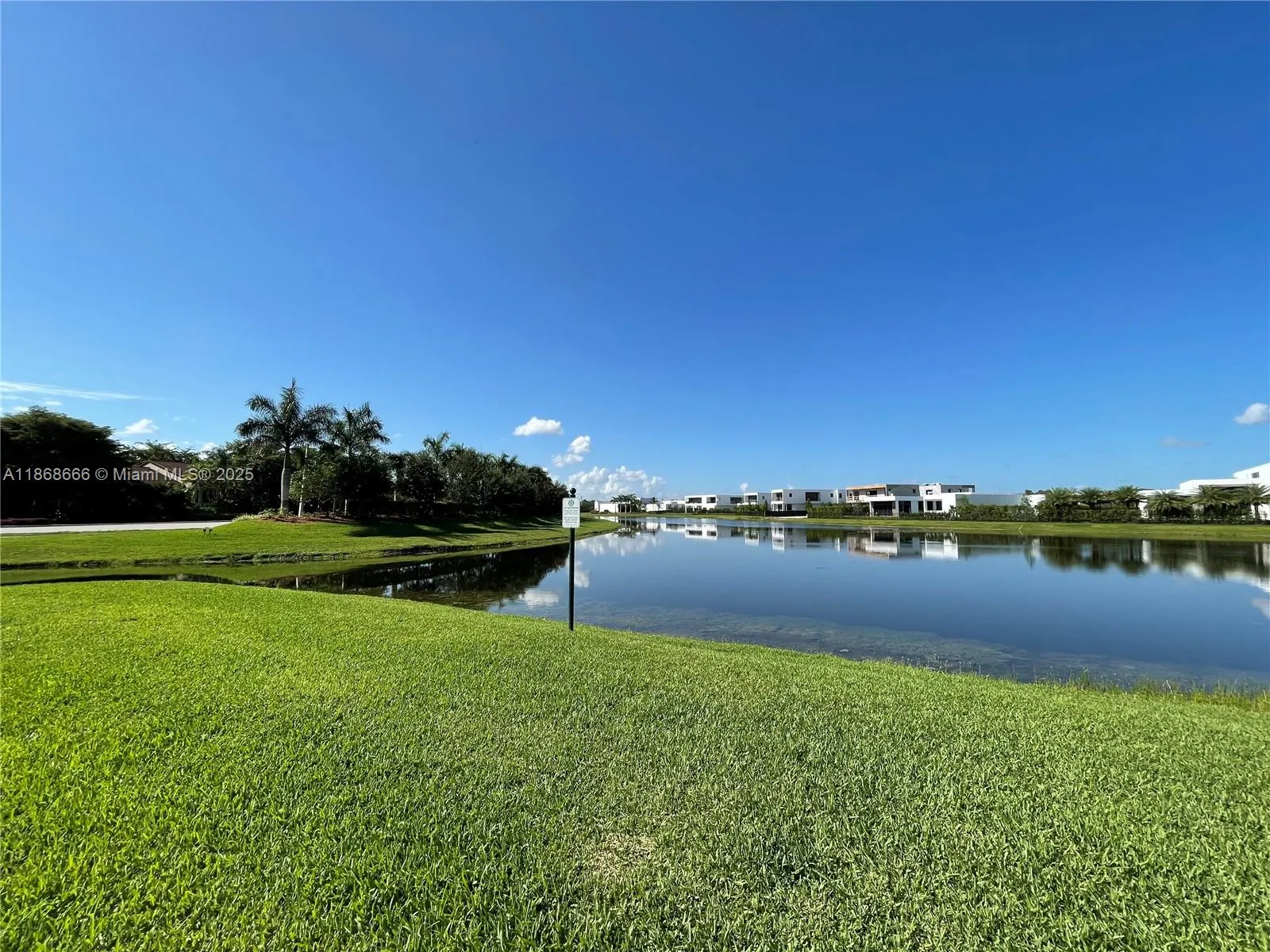 154 Riviera Cir, #154