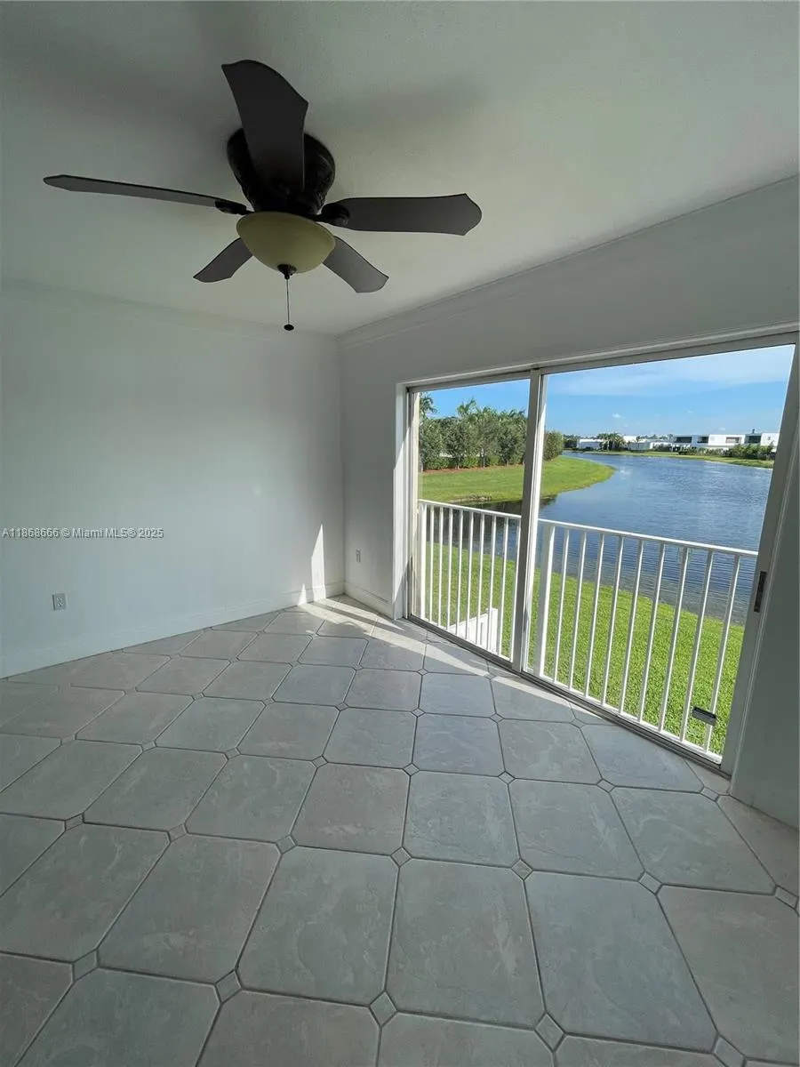154 Riviera Cir, #154
