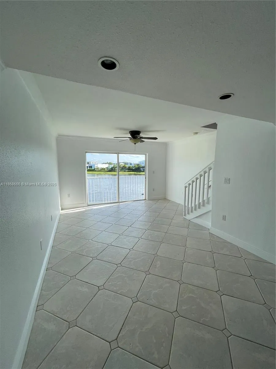 154 Riviera Cir, #154