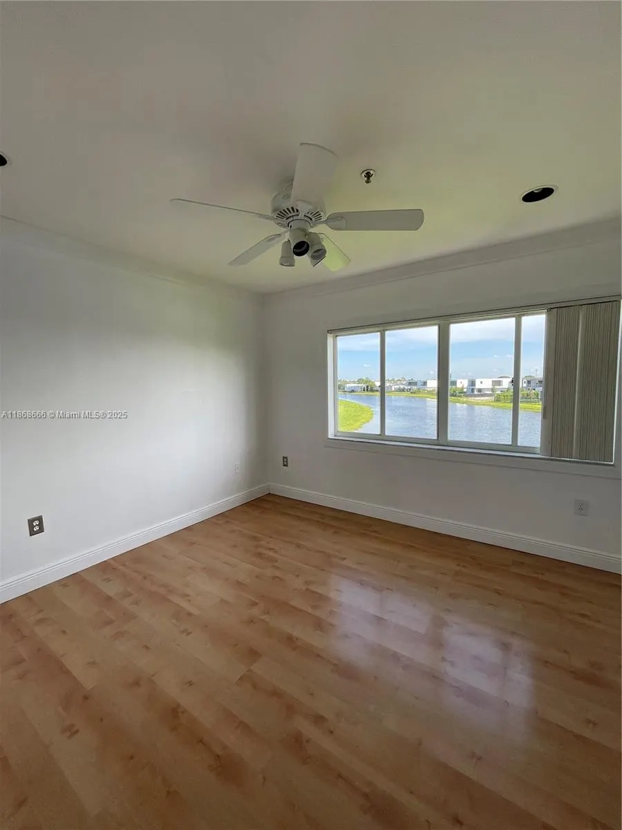 154 Riviera Cir, #154
