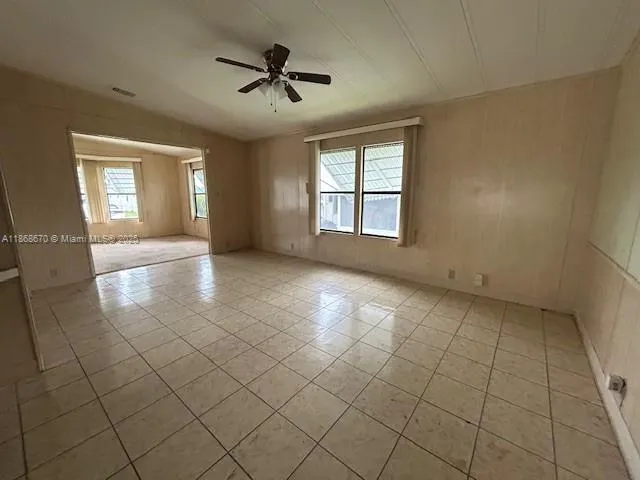5339 NW 4th Ter