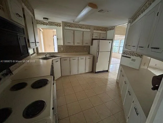5339 NW 4th Ter