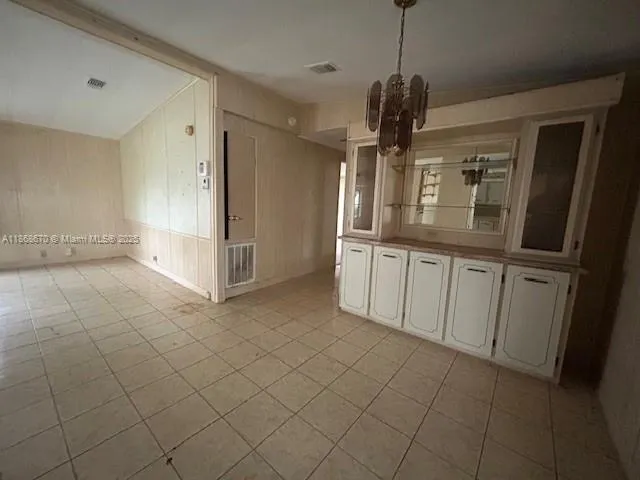 5339 NW 4th Ter