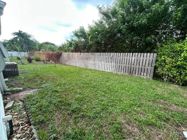 5339 NW 4th Ter