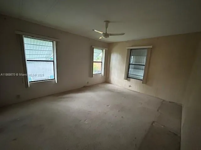 5339 NW 4th Ter