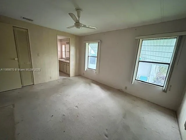 5339 NW 4th Ter