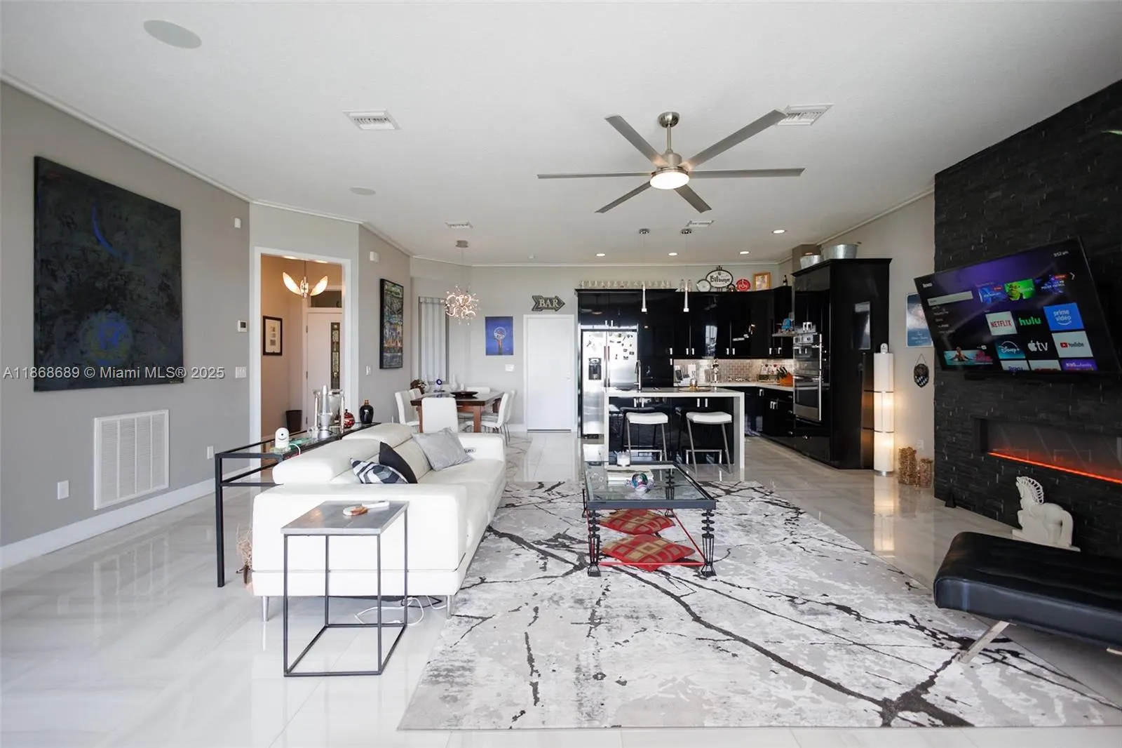 1058 Lake Carrie Dr