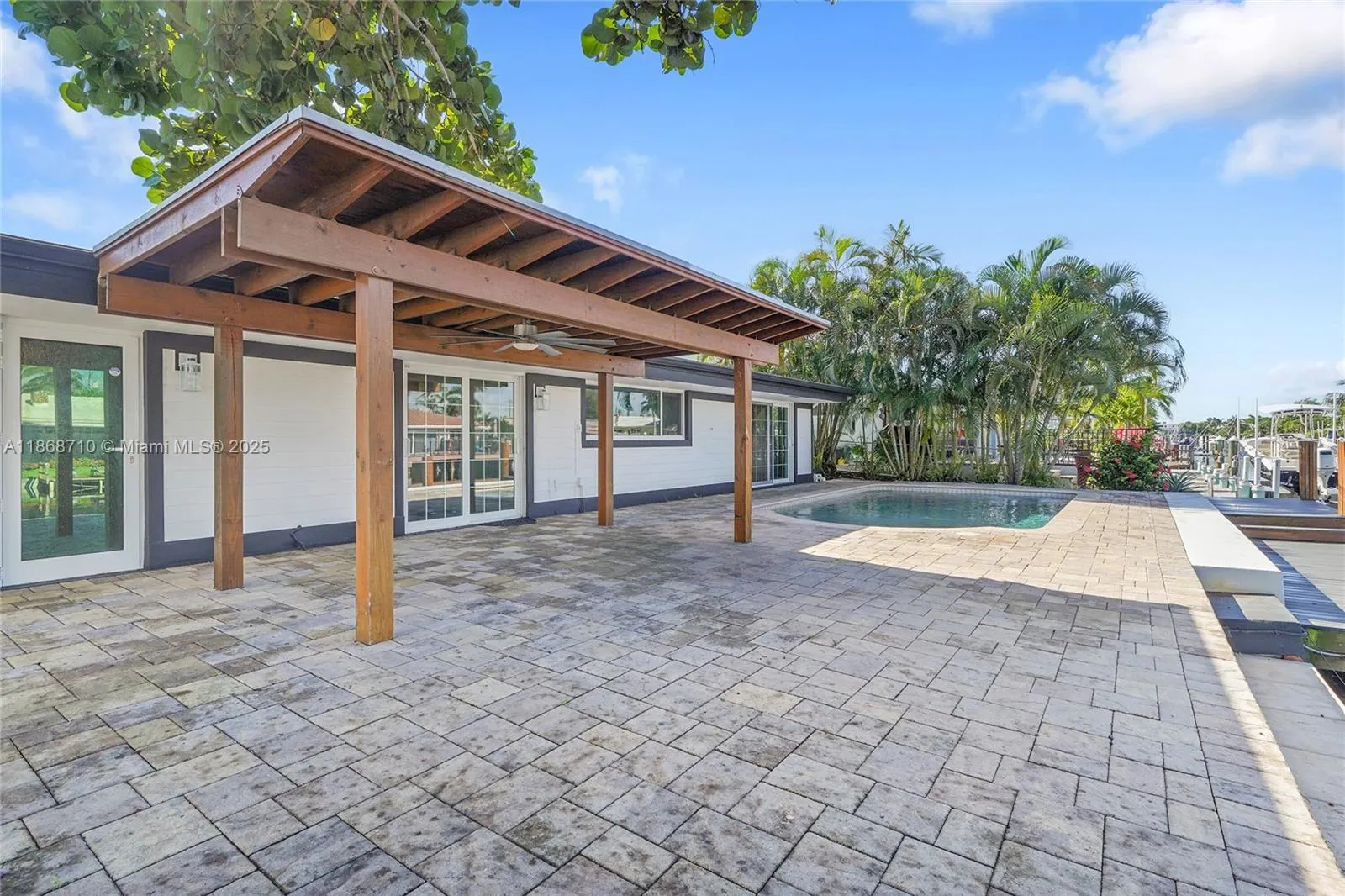 351 SE 16th Ave