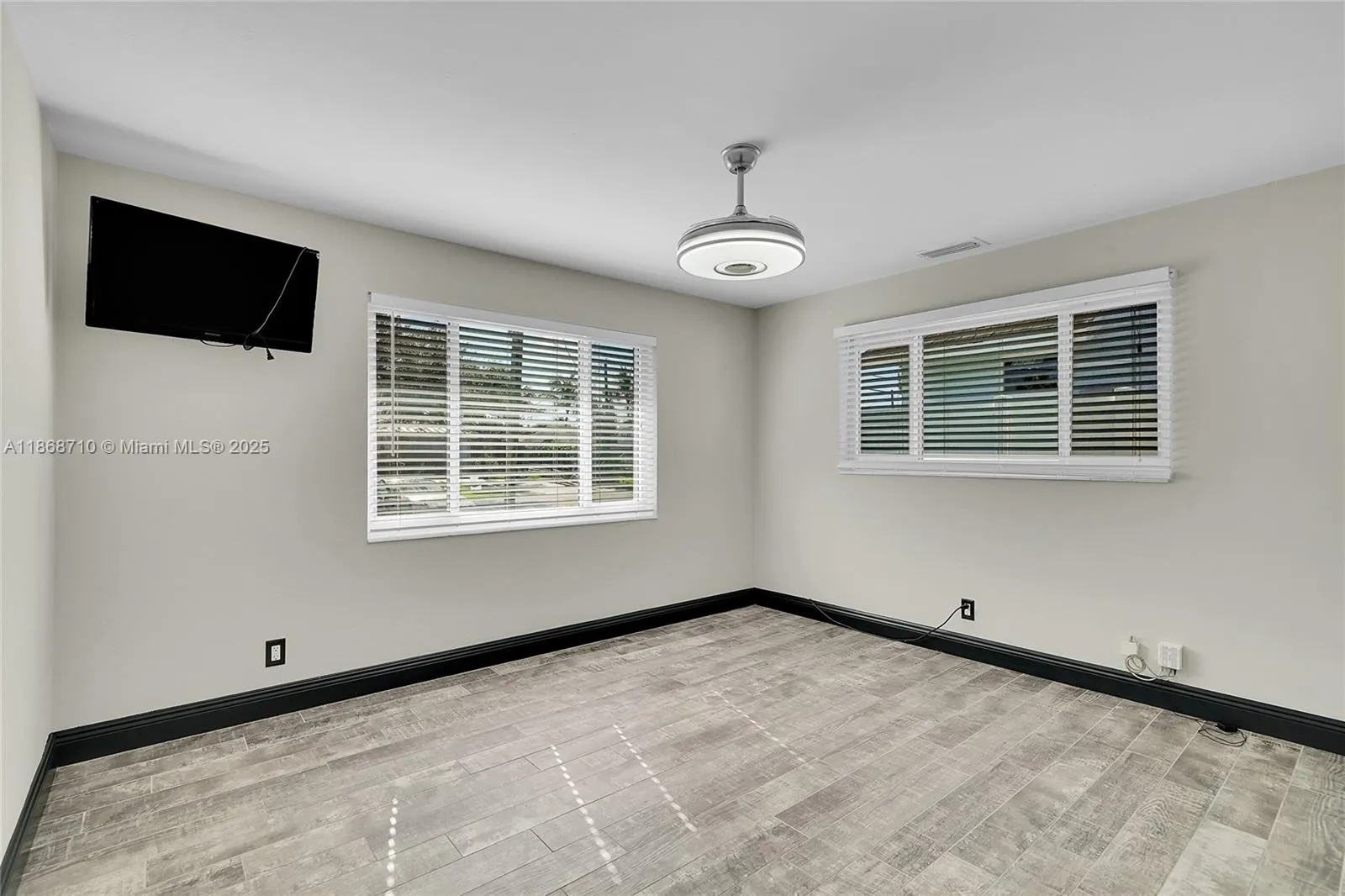351 SE 16th Ave