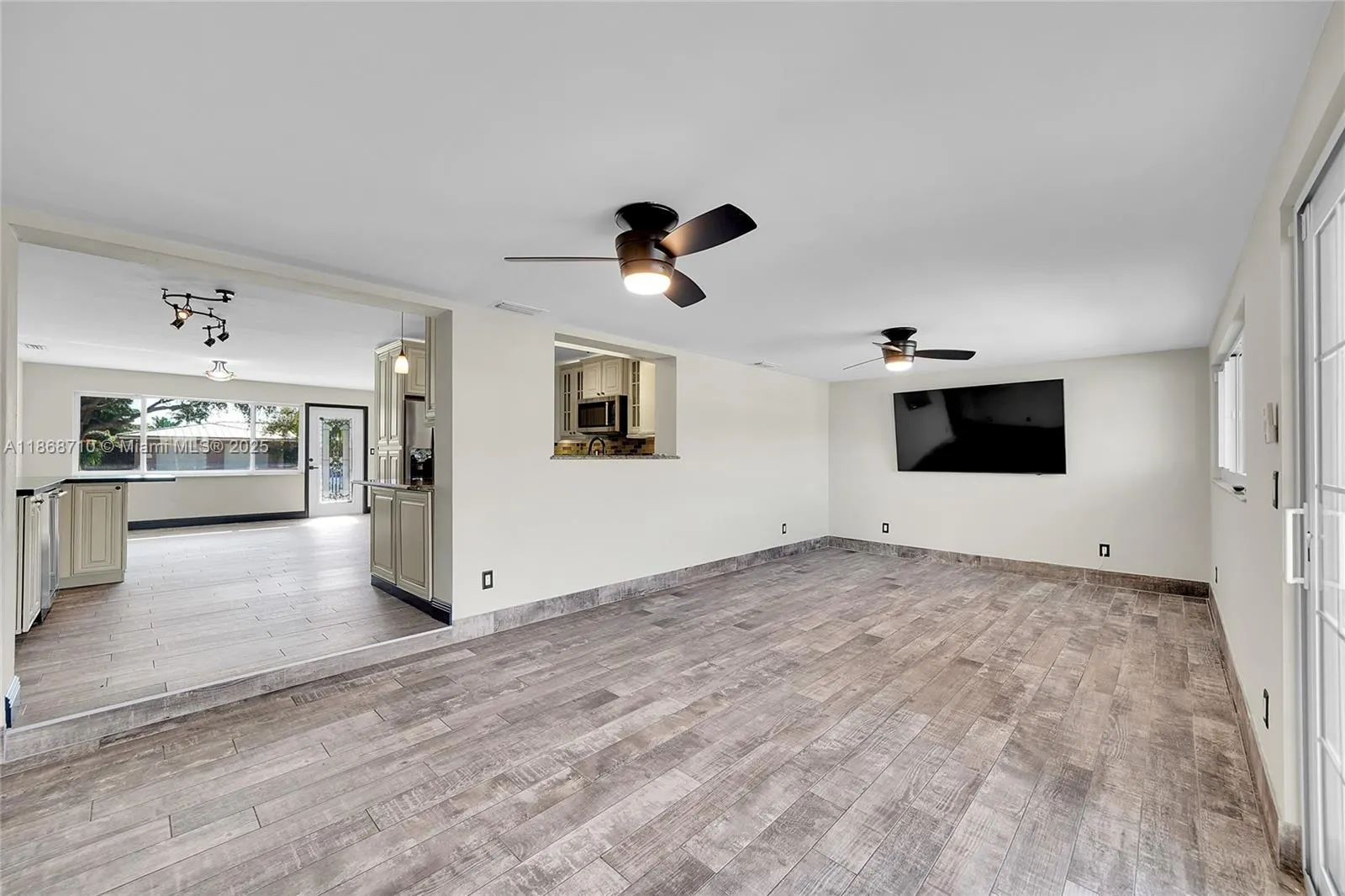 351 SE 16th Ave