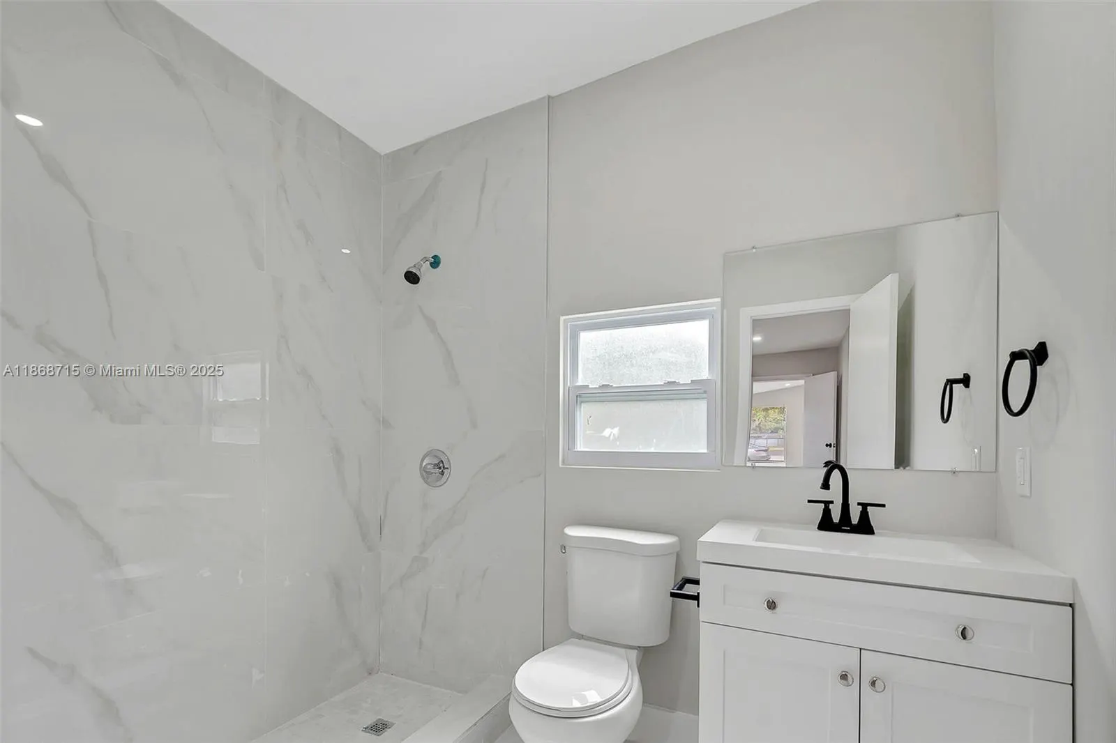 840 NW 39th St