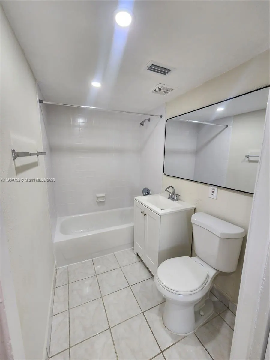 19600 SW 110th Ct, #102