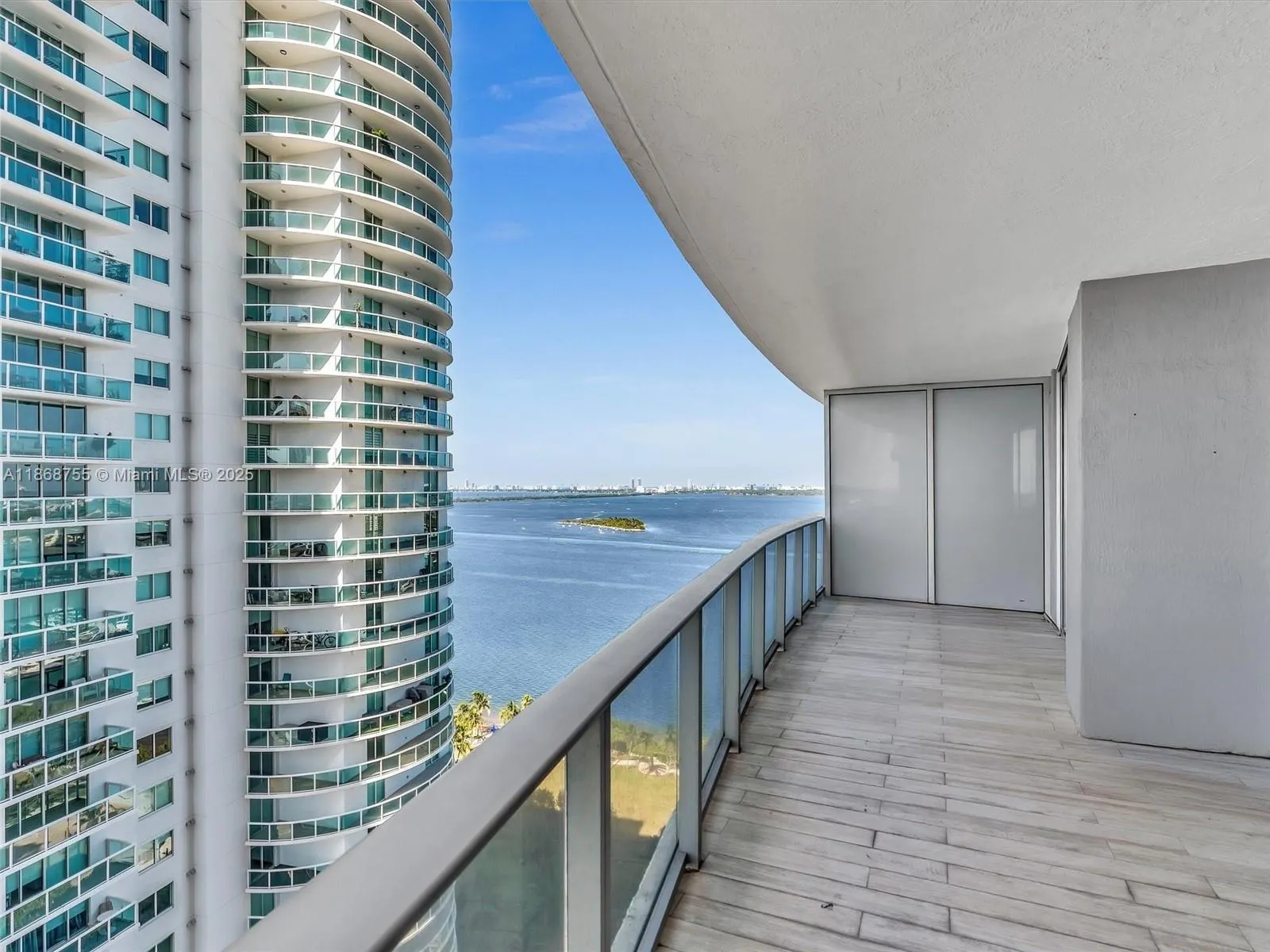 488 NE 18th St, #2309