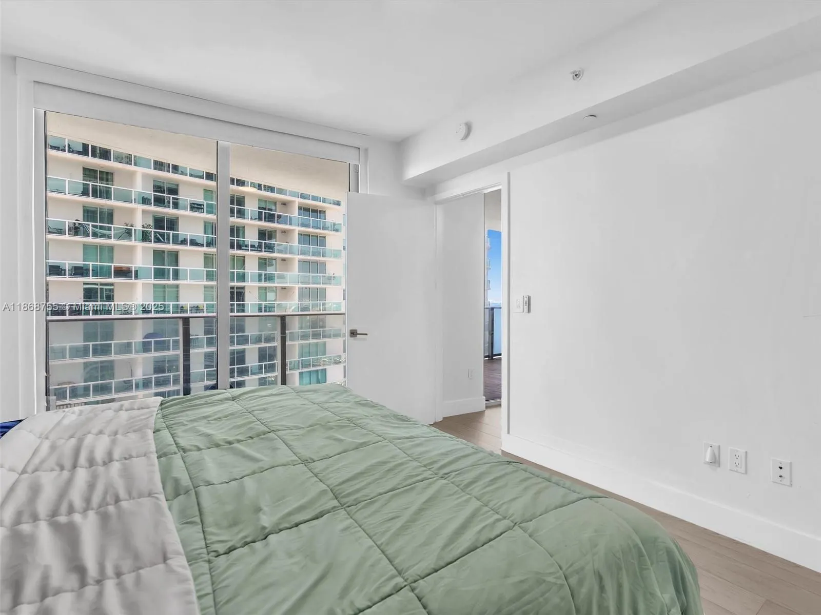 488 NE 18th St, #2309