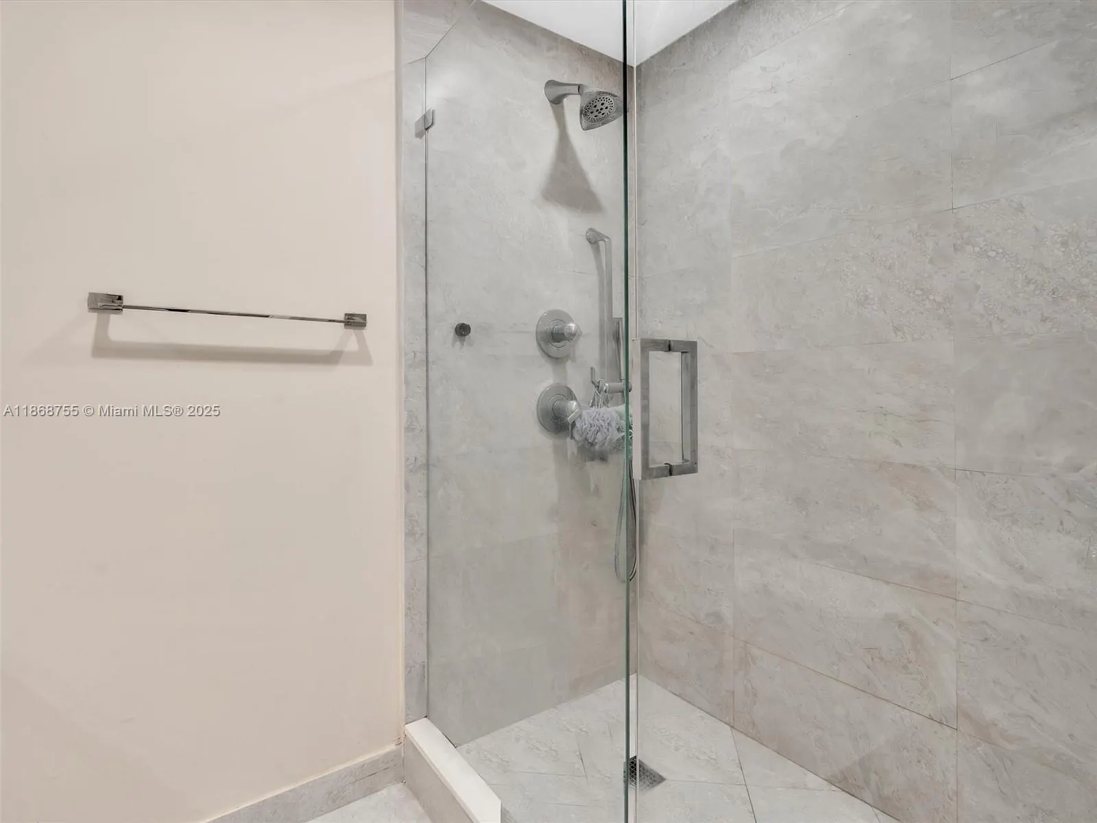 488 NE 18th St, #2309