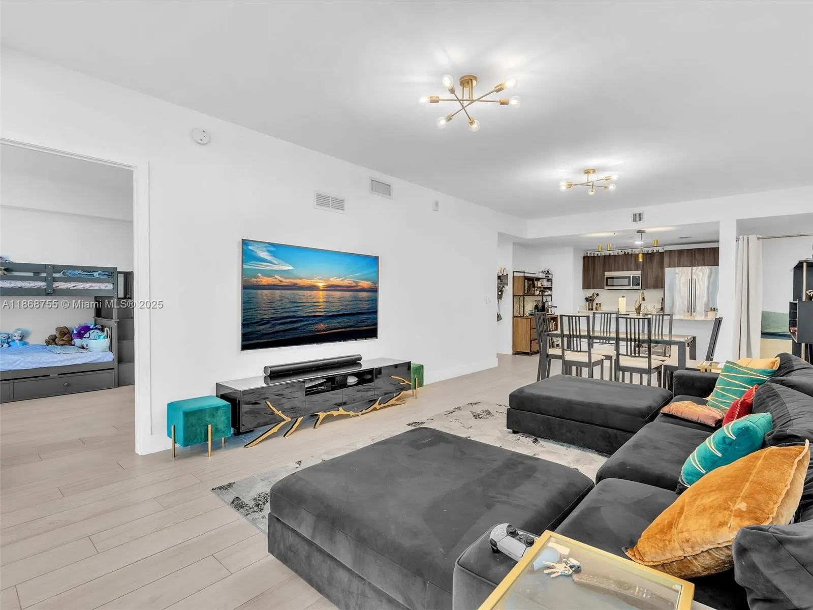 488 NE 18th St, #2309