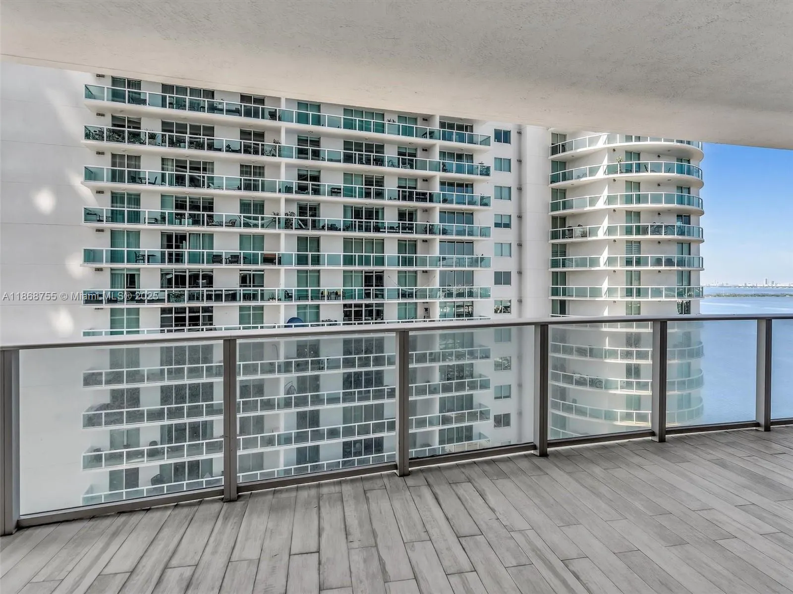 488 NE 18th St, #2309