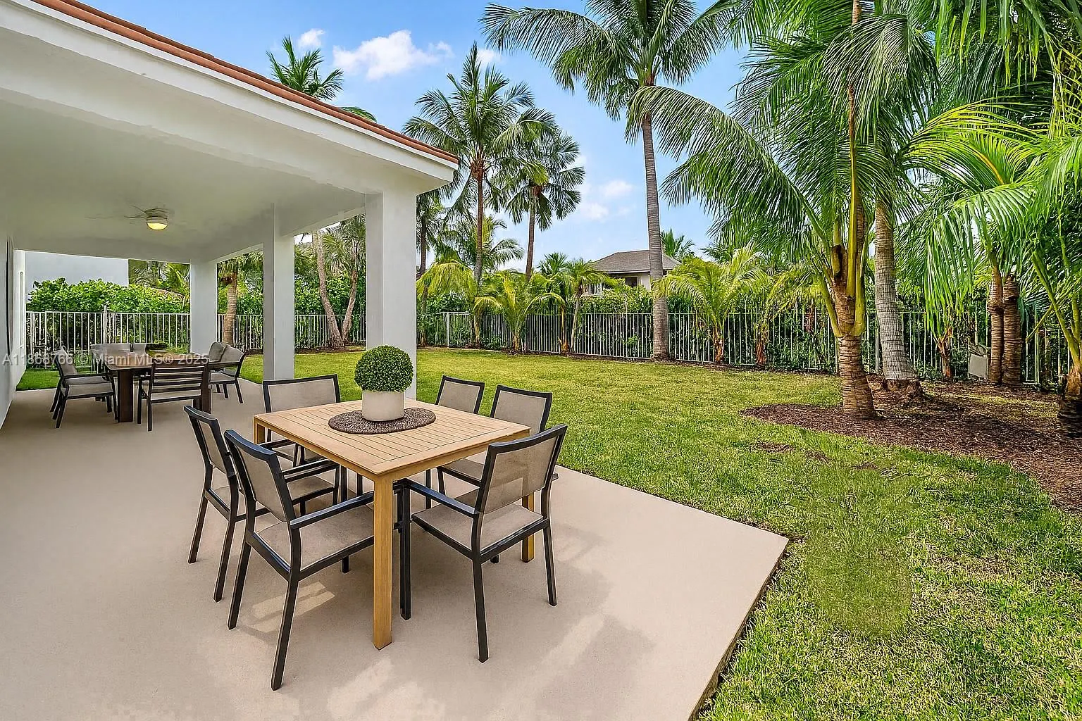 804 Crestview Cir