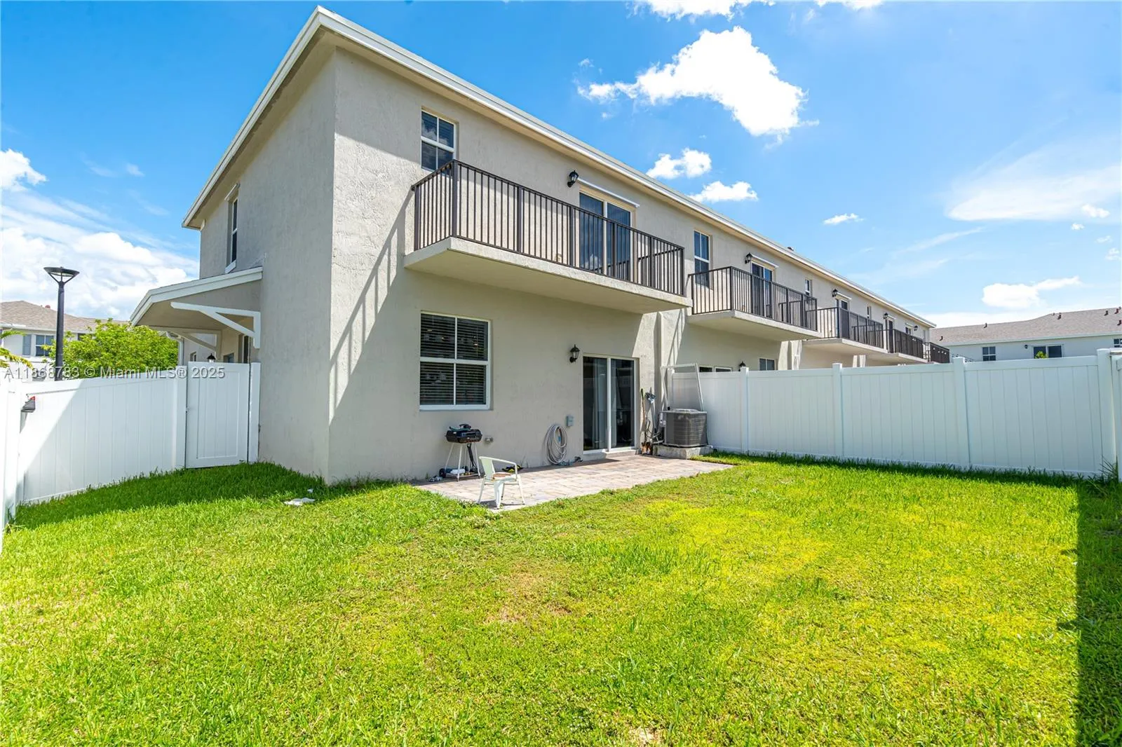 750 SE 16th Ct