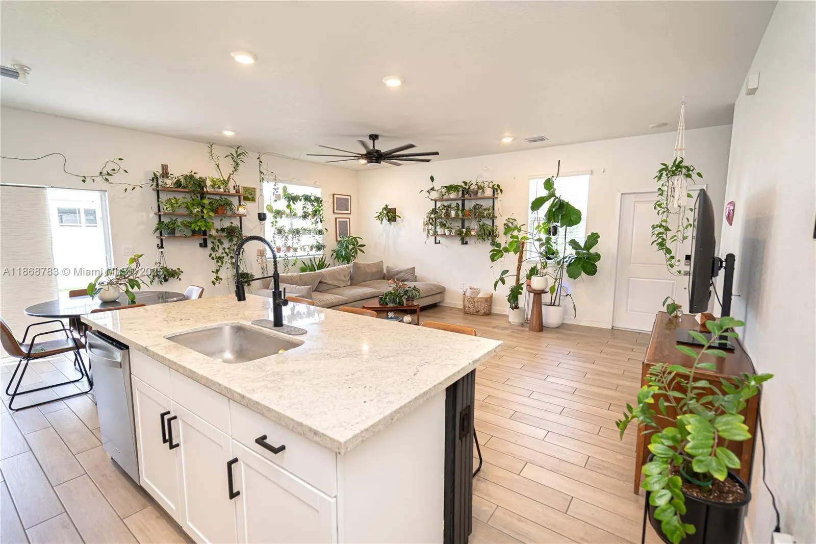 750 SE 16th Ct