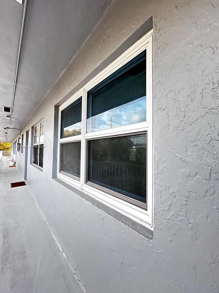 3265 Griffin Rd, #205