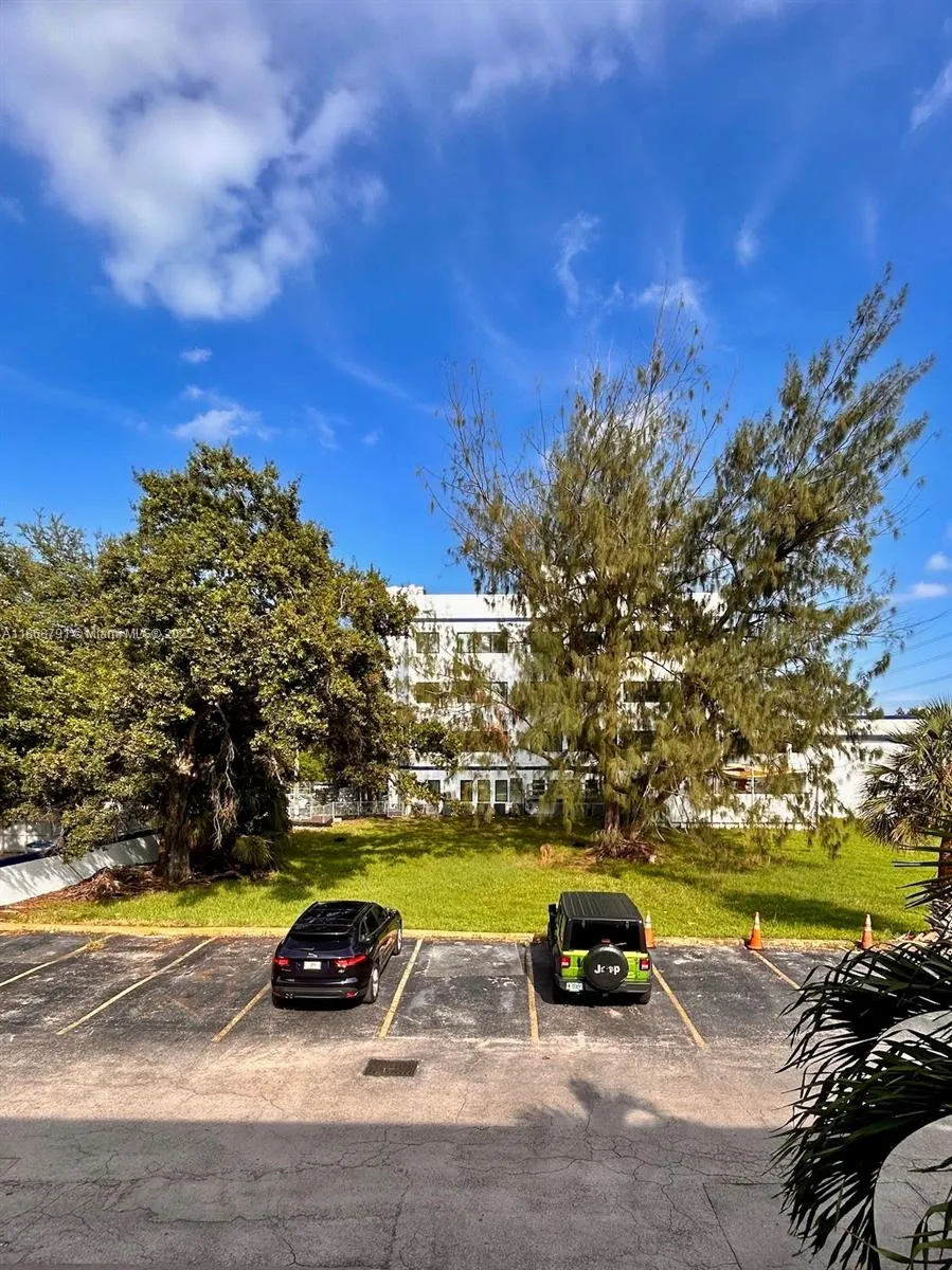 3265 Griffin Rd, #205