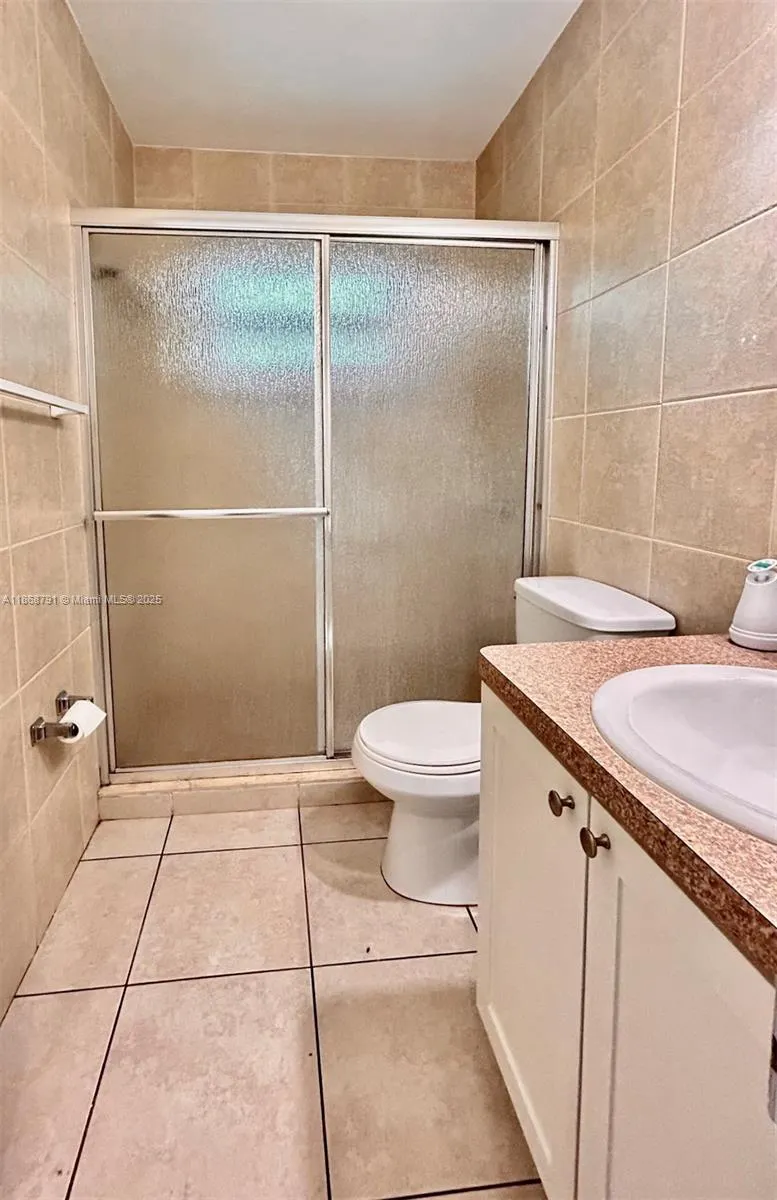 3265 Griffin Rd, #205