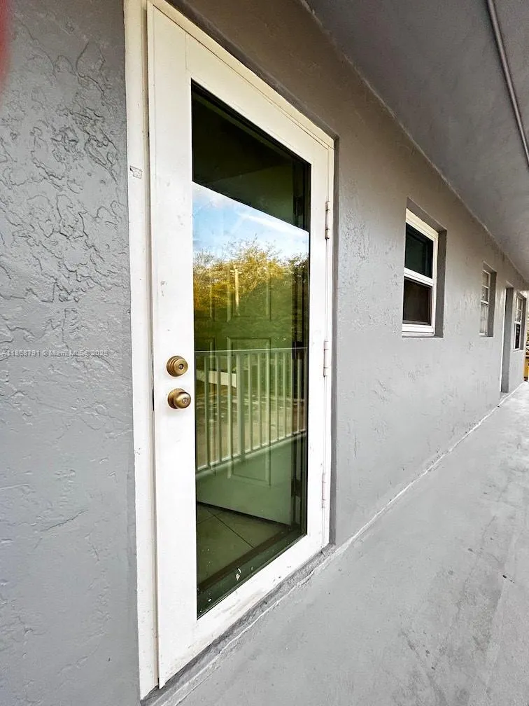 3265 Griffin Rd, #205