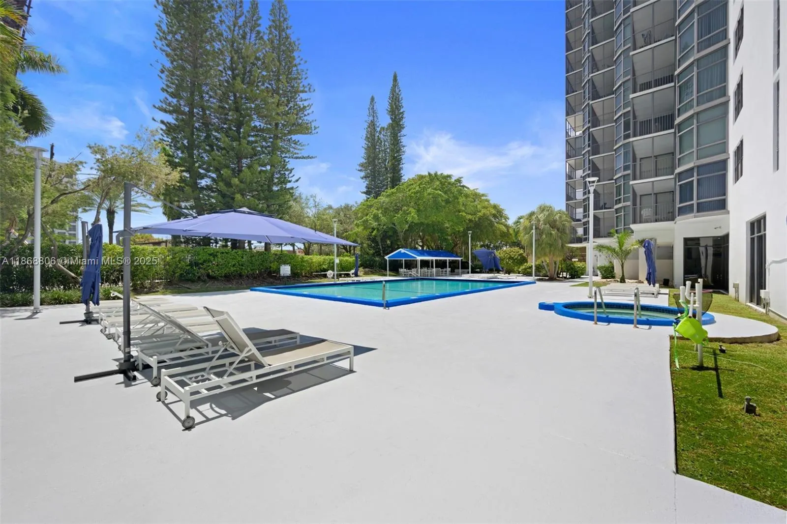 20100 W Country Club Dr, #1703